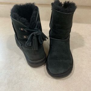 Black Uggs
